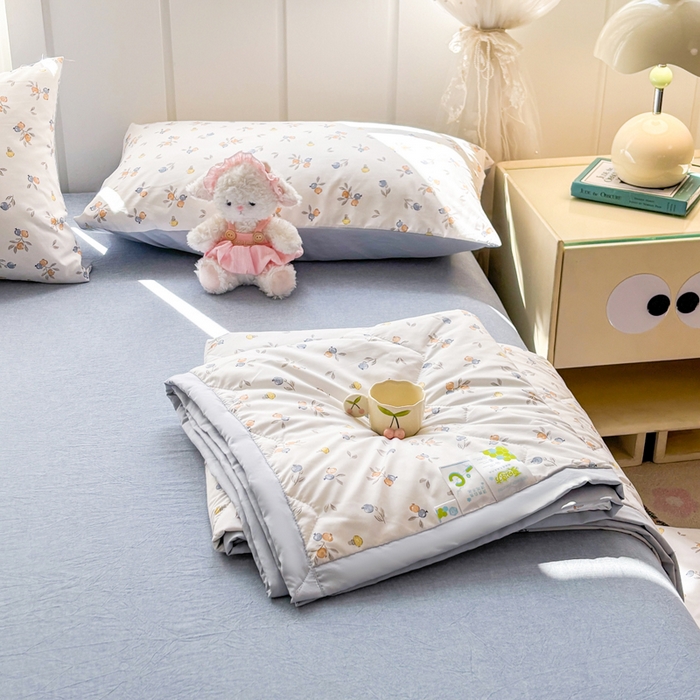 91家纺网 家纺一手货源 找家纺 欧雅搁家纺 2026新款凉感丝滑小冰被夏被夏凉被空调被 甜蜜果枝