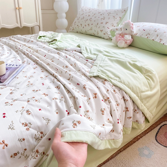 91家纺网 家纺一手货源 找家纺 欧雅搁家纺 2026新款凉感丝滑小冰被夏被夏凉被空调被 甜莓倚香