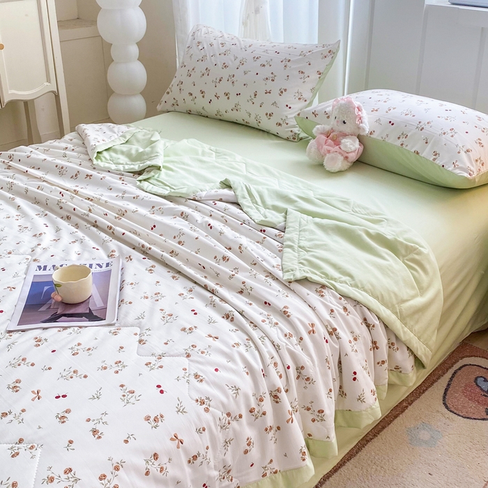 91家纺网 家纺一手货源 找家纺 欧雅搁家纺 2026新款凉感丝滑小冰被夏被夏凉被空调被 甜莓倚香