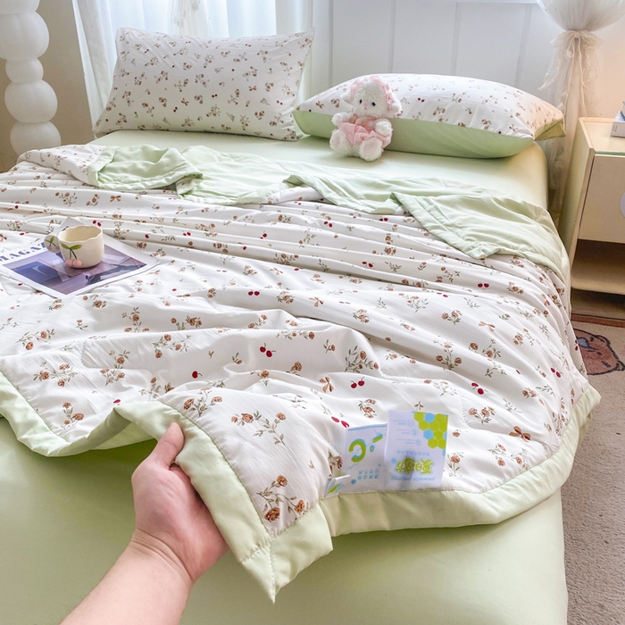 91家纺网 家纺一手货源 找家纺 欧雅搁家纺 2026新款凉感丝滑小冰被夏被夏凉被空调被 甜莓倚香