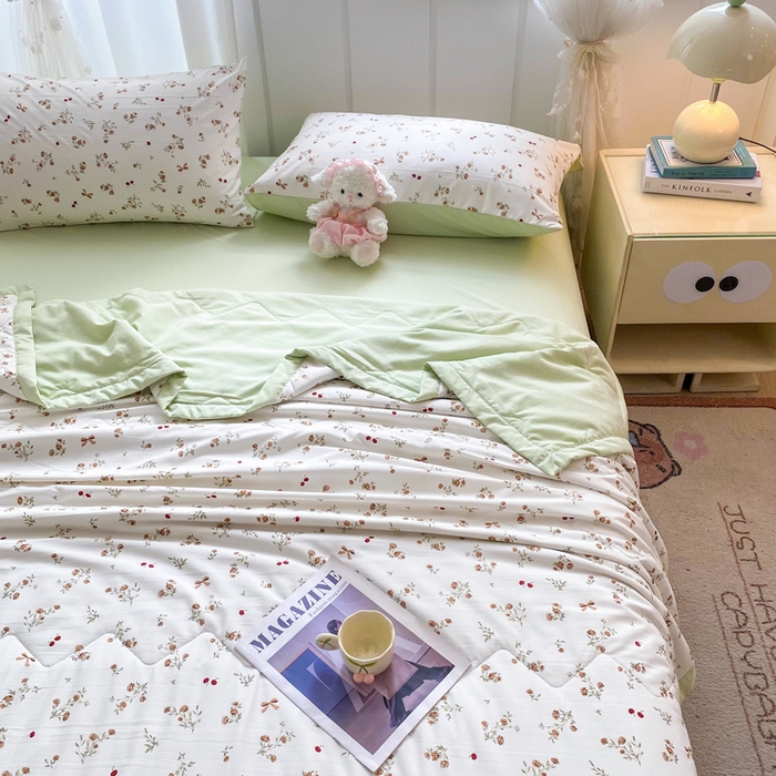 91家纺网 家纺一手货源 找家纺 欧雅搁家纺 2026新款凉感丝滑小冰被夏被夏凉被空调被 甜莓倚香