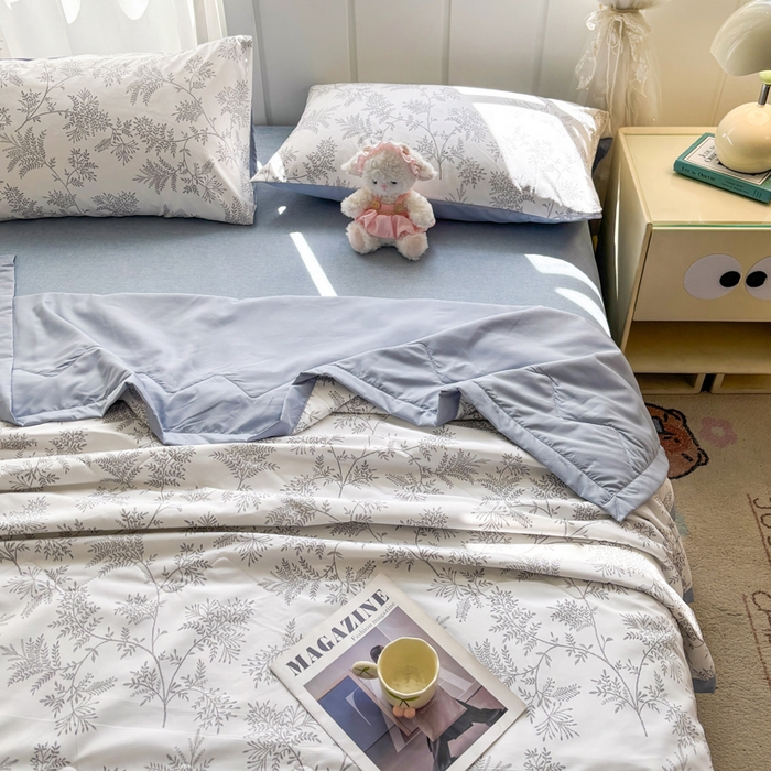 91家纺网 家纺一手货源 找家纺 欧雅搁家纺 2026新款凉感丝滑小冰被夏被夏凉被空调被 雪松之境