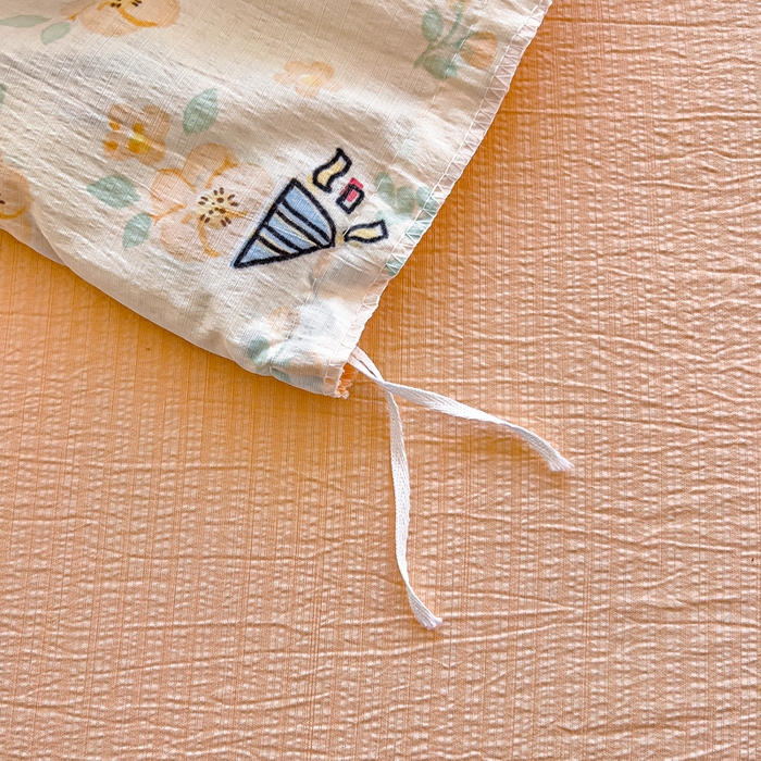 91家纺网 家纺一手货源 找家纺 找底底家纺 2026新款A类泡泡棉双层纱四件套花边夏被四件套 萌宠拾光