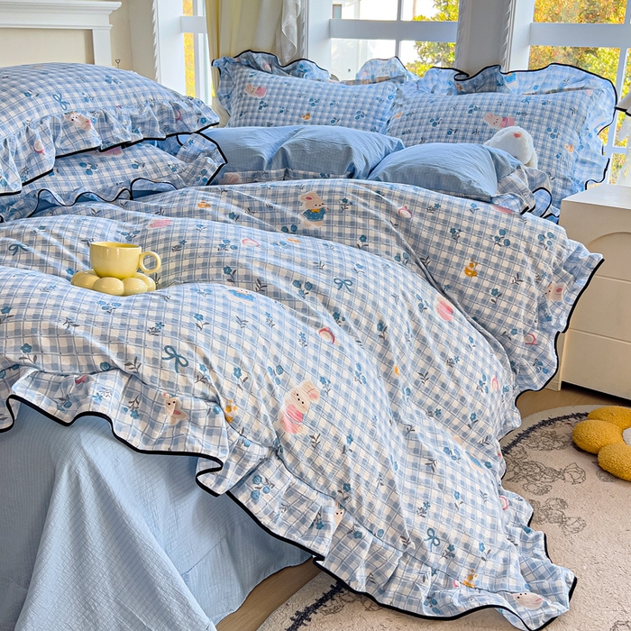 91家纺网 家纺一手货源 找家纺 找底底家纺 2026新款A类泡泡棉双层纱四件套花边夏被四件套 雾兰格兔