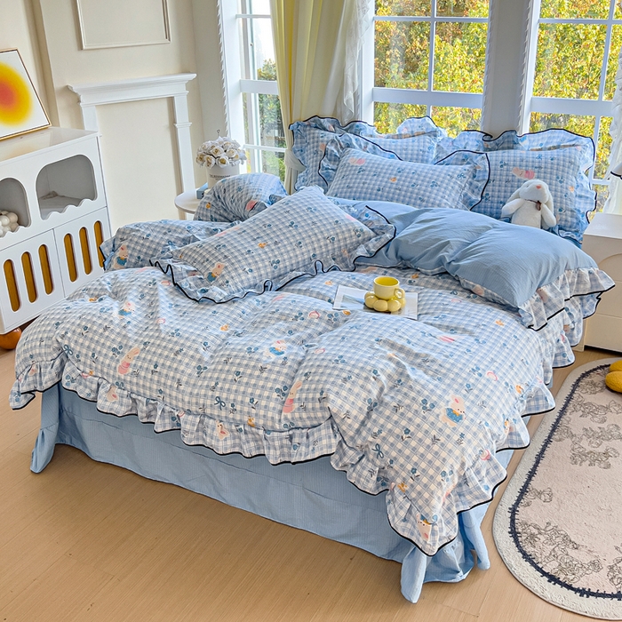 91家纺网 家纺一手货源 找家纺 找底底家纺 2026新款A类泡泡棉双层纱四件套花边夏被四件套 雾兰格兔