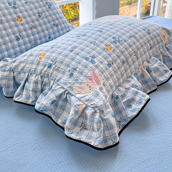 91家纺网 家纺一手货源 找家纺 找底底家纺 2026新款A类泡泡棉双层纱四件套花边夏被四件套 雾兰格兔