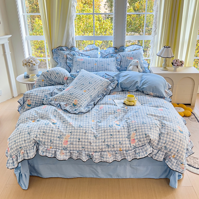 91家纺网 家纺一手货源 找家纺 找底底家纺 2026新款A类泡泡棉双层纱四件套花边夏被四件套 雾兰格兔