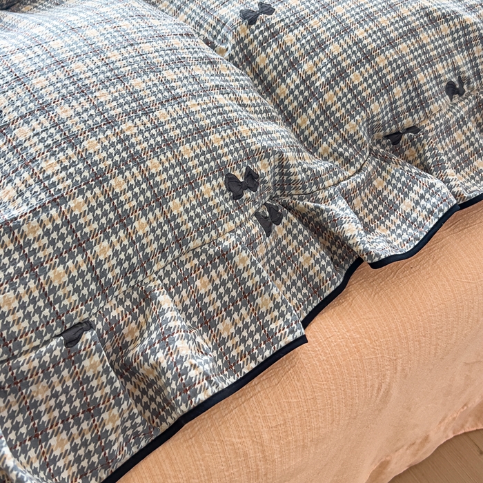 91家纺网 家纺一手货源 找家纺 找底底家纺 2026新款A类泡泡棉双层纱四件套花边夏被四件套 遇见-格桔