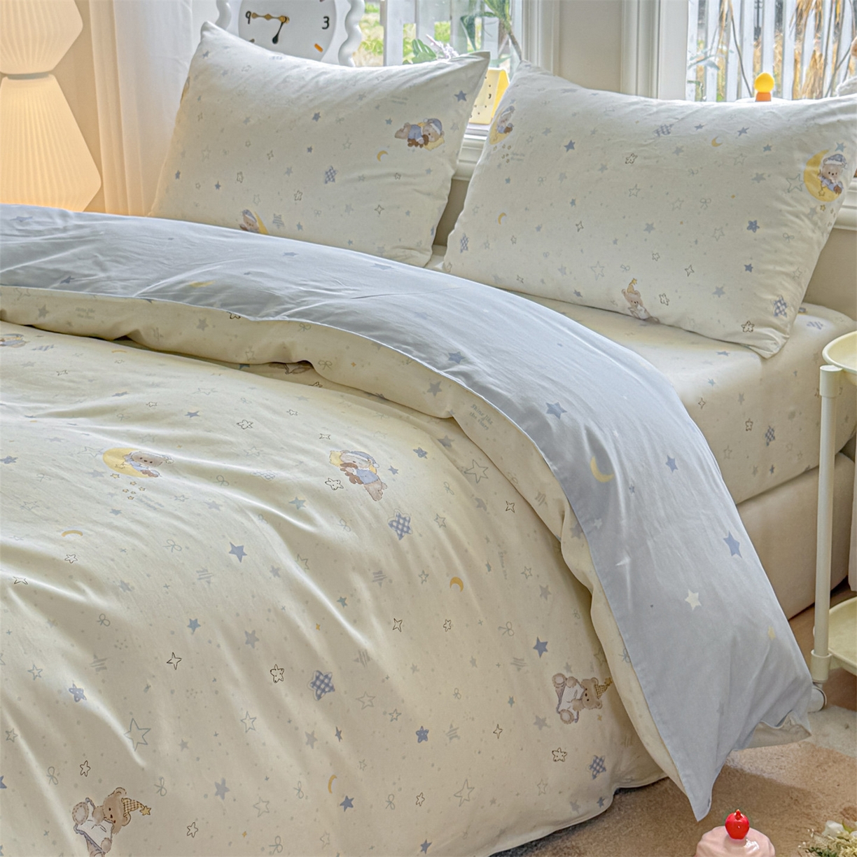 91家纺网 家纺一手货源 找家纺 优眠坊 2026新款全棉印花小清新单品系列-四件套    学生三件套（预留缩水） 酣睡熊-四件套