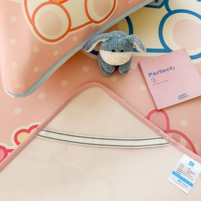 91家纺网 家纺一手货源 找家纺 潮邦创意家居 2026新款A类小冰皮软席油光冰丝席-巴波布布系列【含A类检测报告】 米朵桃桃