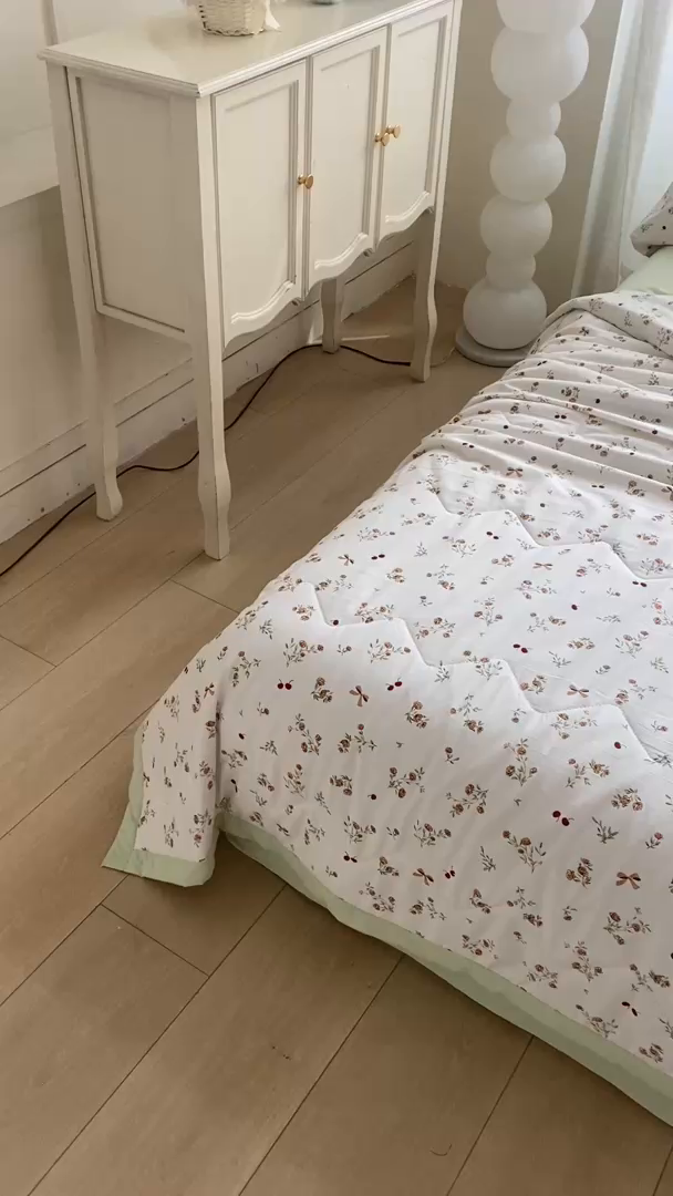 91家纺网 家纺一手货源 找家纺 欧雅搁家纺 2026新款凉感丝滑小冰被夏被夏凉被空调被 甜莓倚香