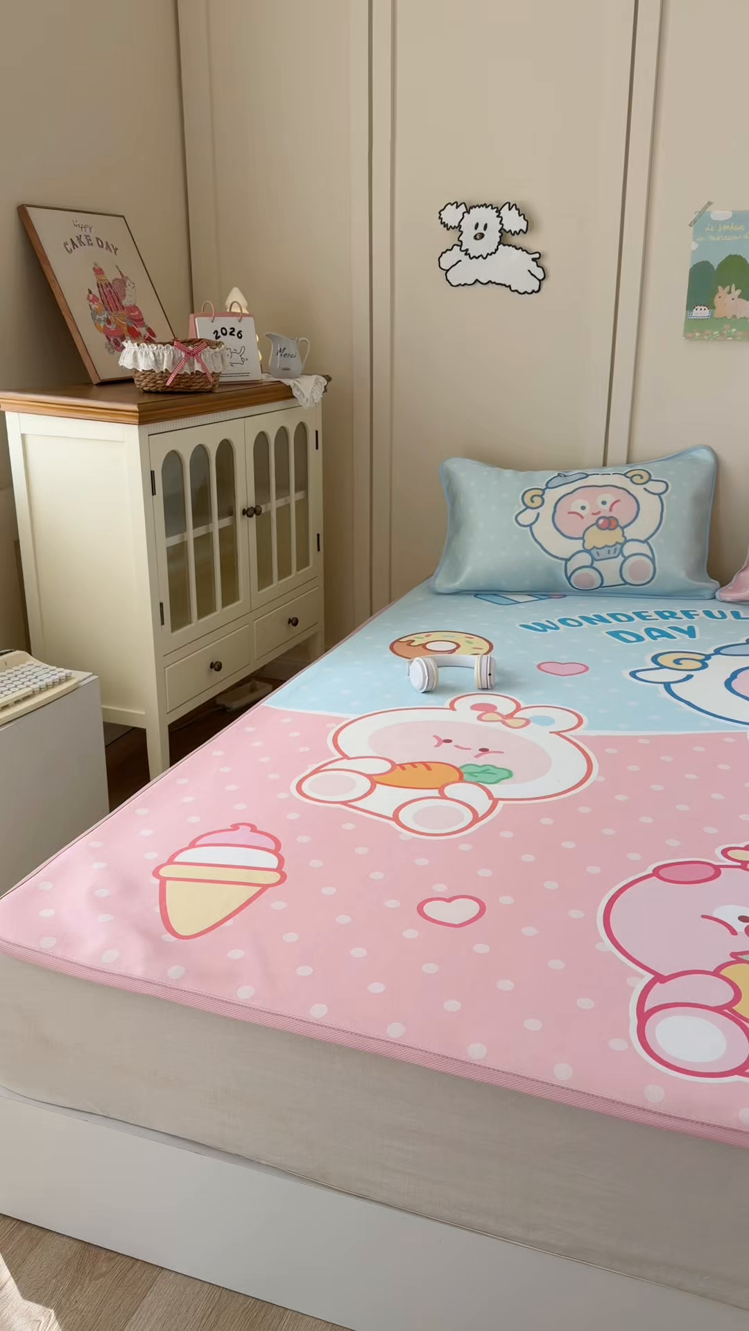 91家纺网 家纺一手货源 找家纺 潮邦创意家居 2026新款A类小冰皮软席油光冰丝席-巴波布布系列【含A类检测报告】 米朵桃桃