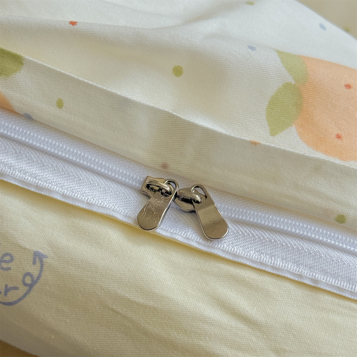 91家纺网 家纺一手货源 找家纺 优眠坊 2026新款全棉印花小清新单品系列-四件套    学生三件套（预留缩水） 橘子象宝-四件套