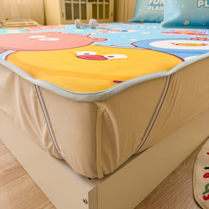 91家纺网 家纺一手货源 找家纺 潮邦创意家居 2026新款A类小冰皮软席油光冰丝席-巴波布布系列【含A类检测报告】 糯糯星球