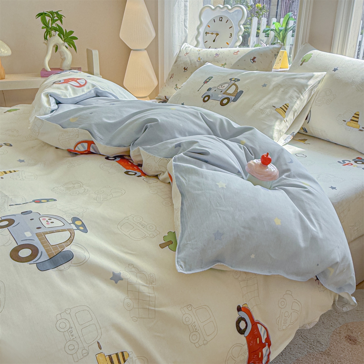 91家纺网 家纺一手货源 找家纺 优眠坊 2026新款全棉印花小清新单品系列-四件套    学生三件套（预留缩水） 汽车嘟嘟-四件套