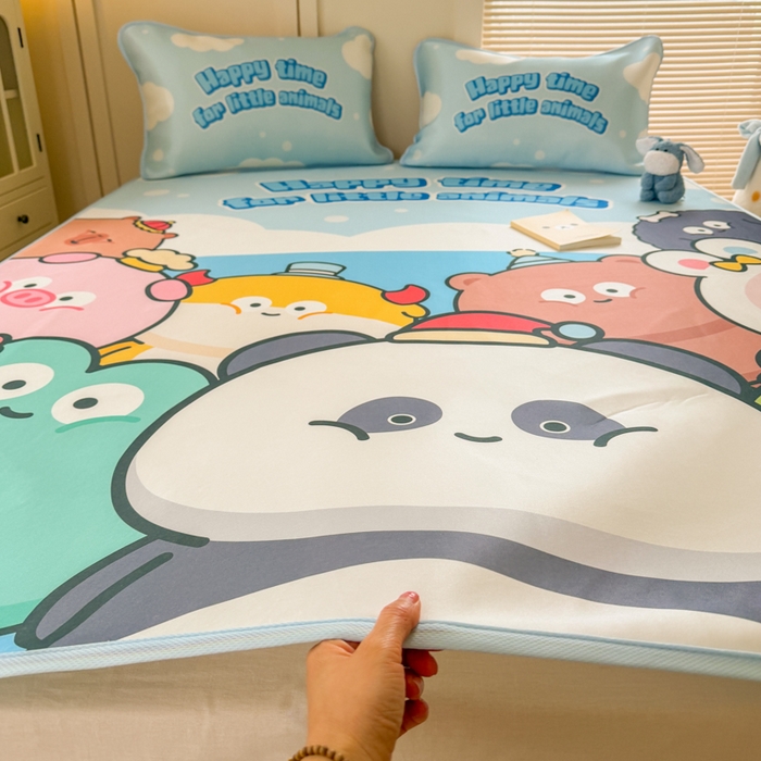 91家纺网 家纺一手货源 找家纺 潮邦创意家居 2026新款A类小冰皮软席油光冰丝席-巴波布布系列【含A类检测报告】 圈圈伙伴