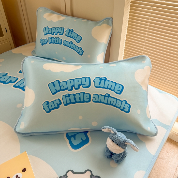 91家纺网 家纺一手货源 找家纺 潮邦创意家居 2026新款A类小冰皮软席油光冰丝席-巴波布布系列【含A类检测报告】 圈圈伙伴