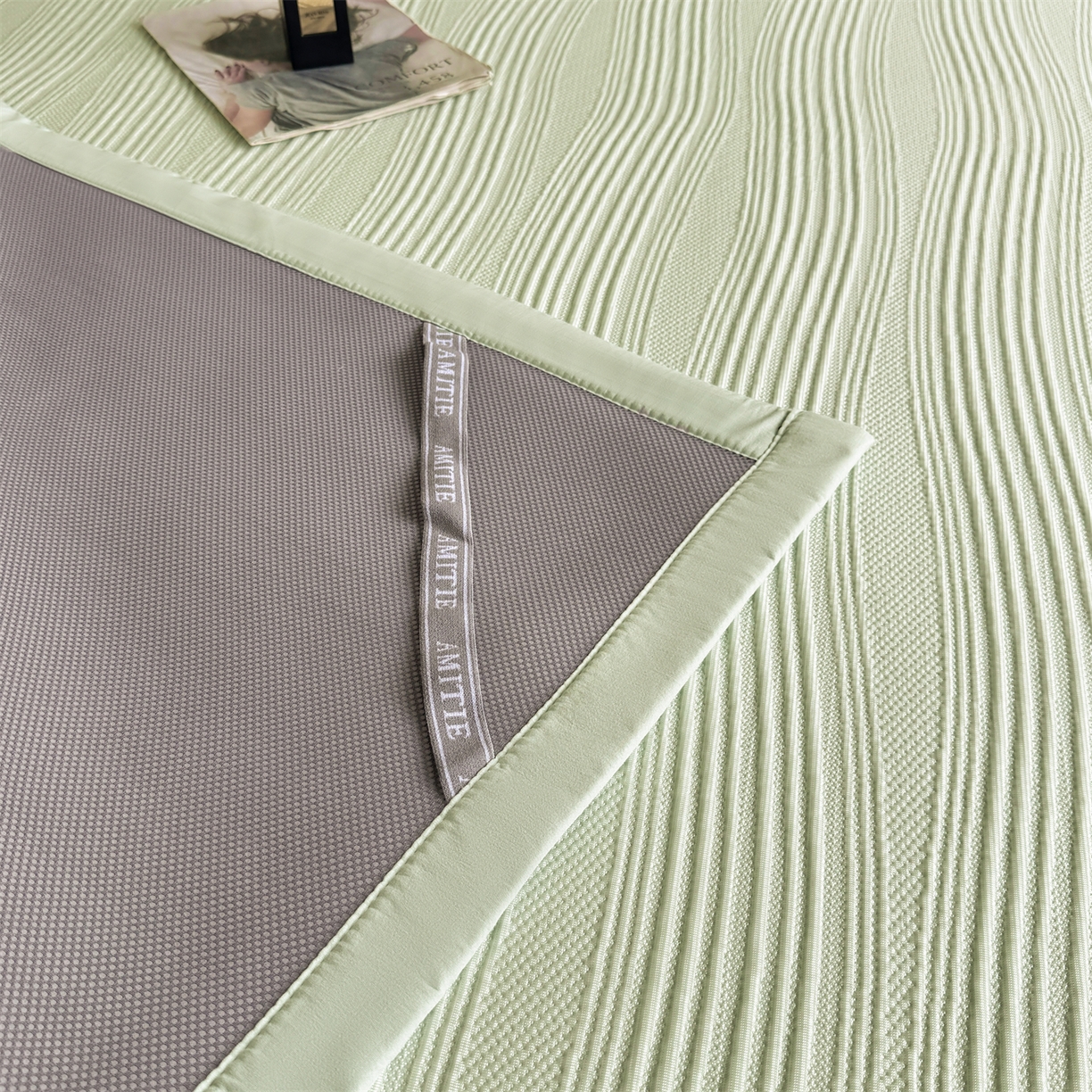 91家纺网 家纺一手货源 找家纺 慕木家纺 2026新款A类高克重三明治复合乙纶提花冰豆豆凉席床笠小蛮腰系列（提供买家秀） 小蛮腰-绿床席款