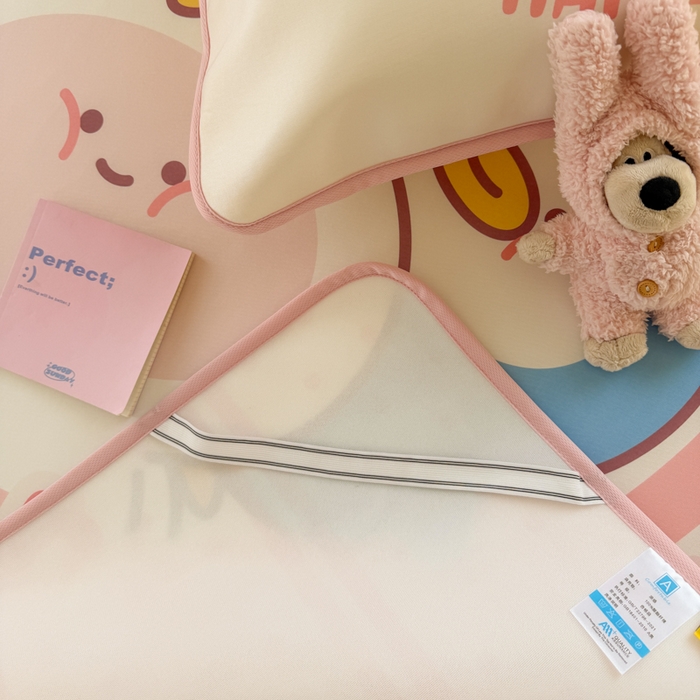 91家纺网 家纺一手货源 找家纺 潮邦创意家居 2026新款A类小冰皮软席油光冰丝席-巴波布布系列【含A类检测报告】 桃桃伙伴