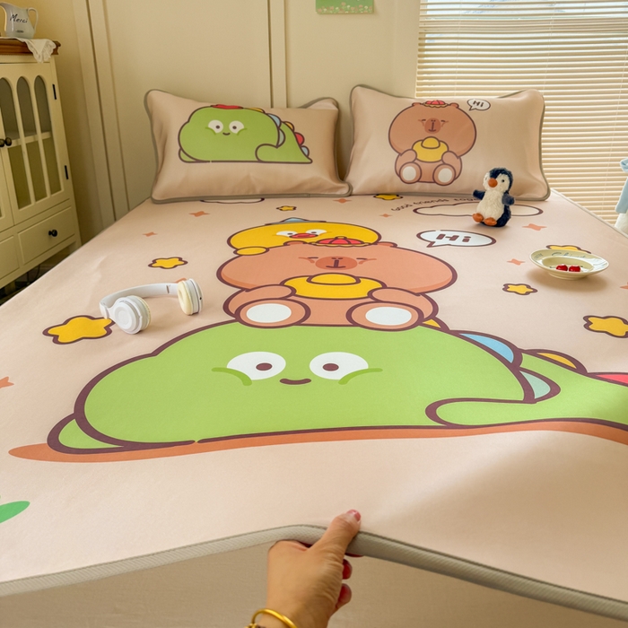 91家纺网 家纺一手货源 找家纺 潮邦创意家居 2026新款A类小冰皮软席油光冰丝席-巴波布布系列【含A类检测报告】 芽芽糖糖