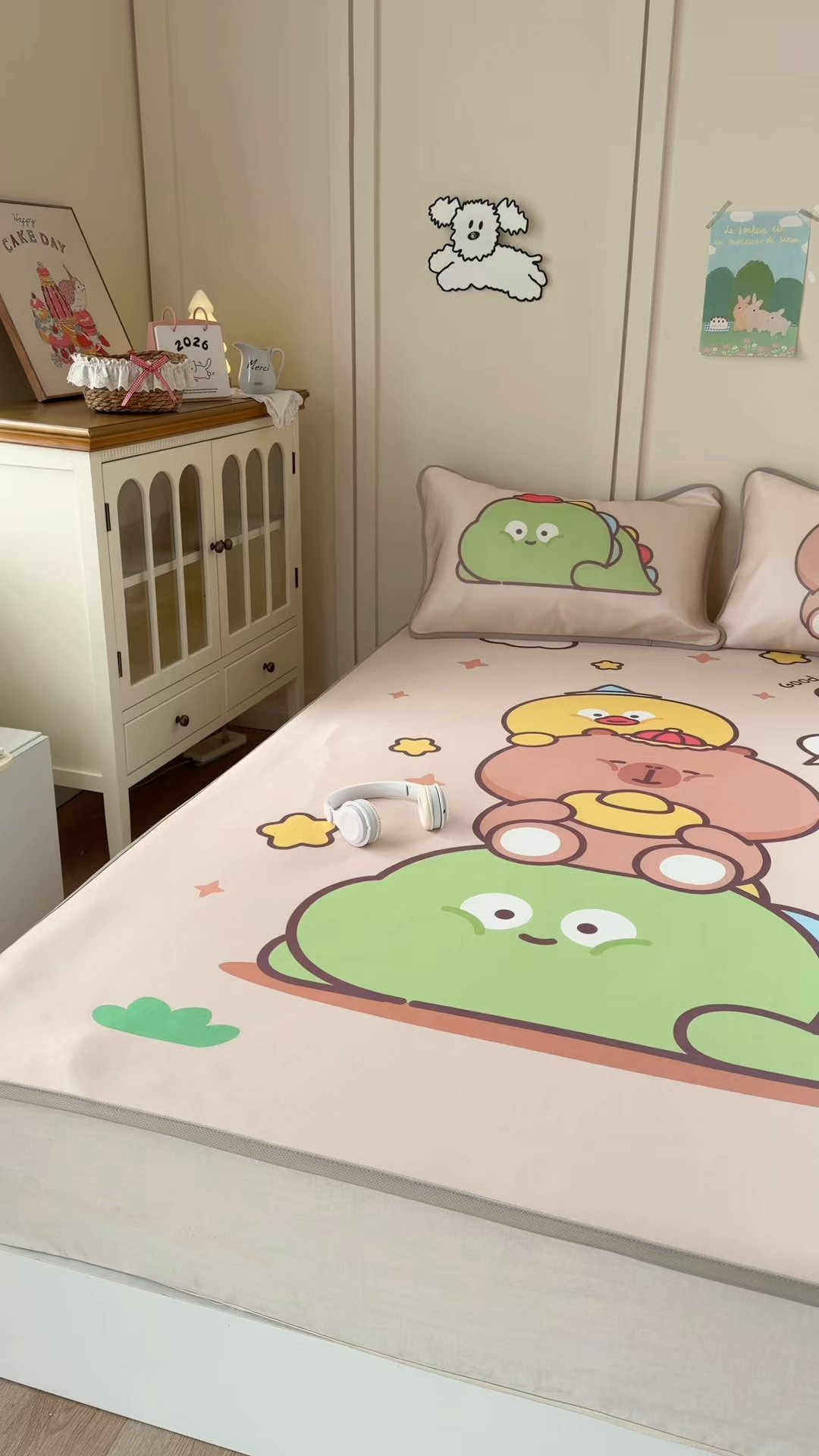 91家纺网 家纺一手货源 找家纺 潮邦创意家居 2026新款A类小冰皮软席油光冰丝席-巴波布布系列【含A类检测报告】 芽芽糖糖