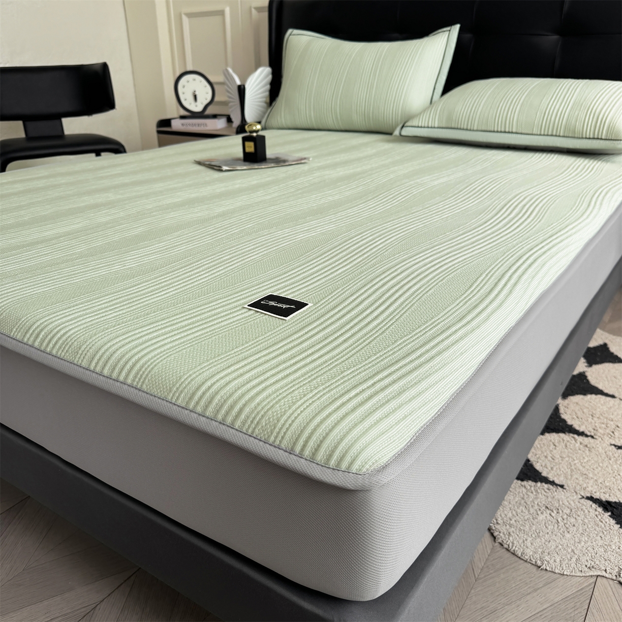 91家纺网 家纺一手货源 找家纺 慕木家纺 2026新款A类高克重三明治复合乙纶提花冰豆豆凉席床笠小蛮腰系列（提供买家秀） 小蛮腰-绿床笠款