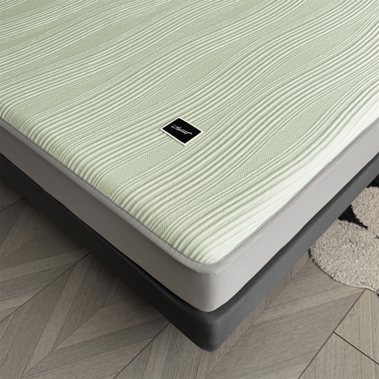 91家纺网 家纺一手货源 找家纺 慕木家纺 2026新款A类高克重三明治复合乙纶提花冰豆豆凉席床笠小蛮腰系列（提供买家秀） 小蛮腰-绿床笠款