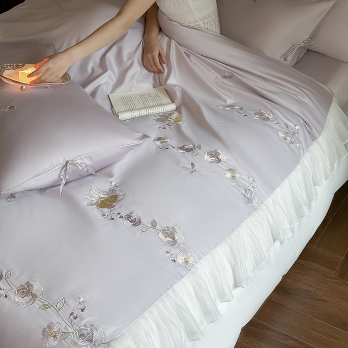 91家纺网 家纺一手货源 找家纺 树下 2026新款100支50S双股 刺绣A类高支高密贡缎长绒棉四件套-花信 花信紫