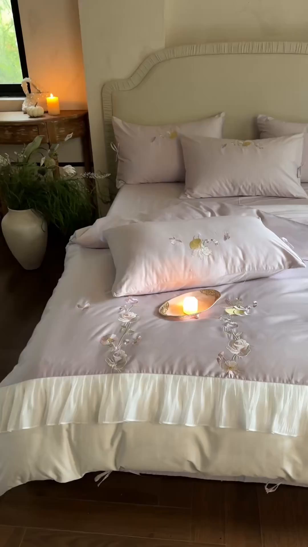 91家纺网 家纺一手货源 找家纺 树下 2026新款100支50S双股 刺绣A类高支高密贡缎长绒棉四件套-花信 花信紫