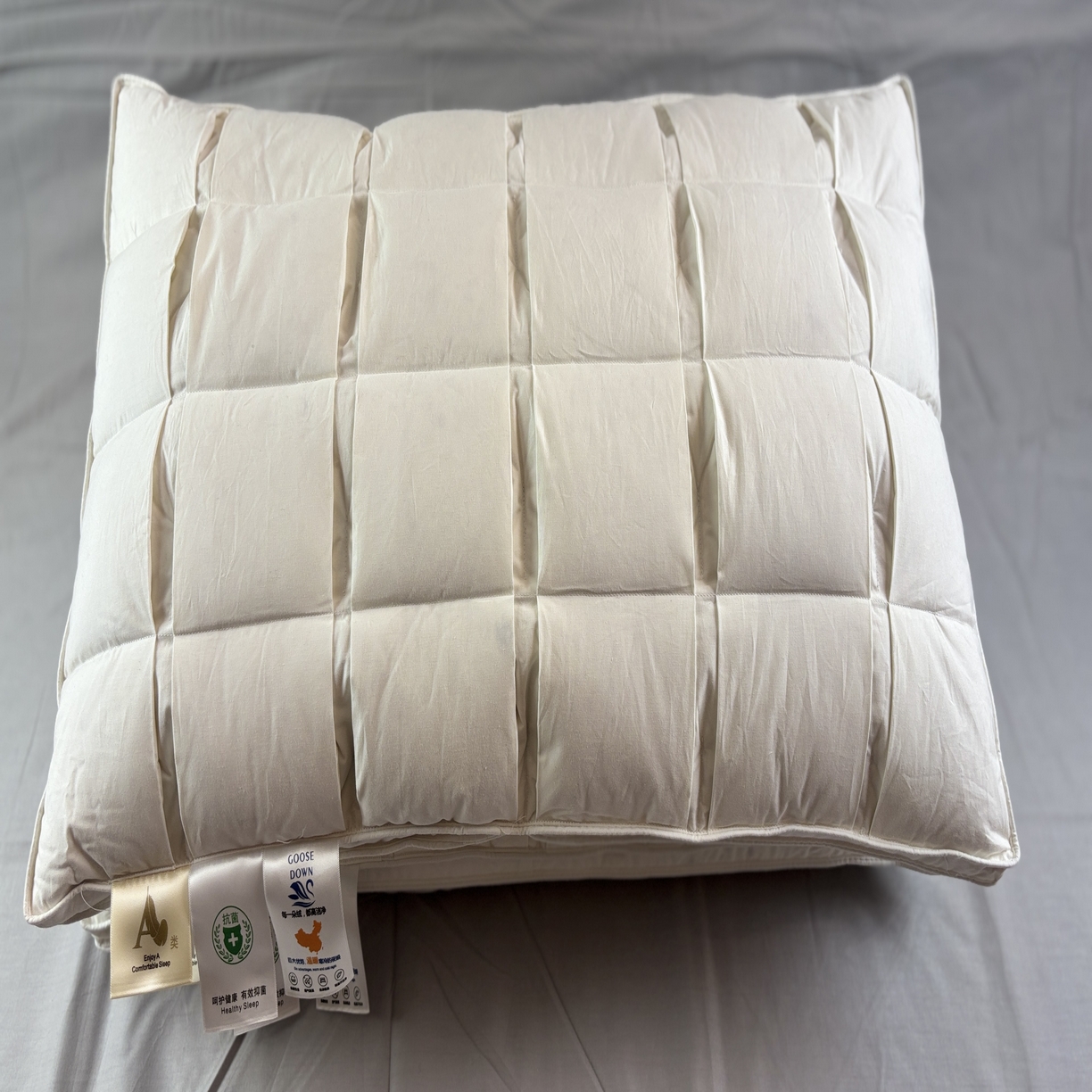 91家纺网 家纺一手货源 找家纺 （总）安力森/诚臻酒店用品 2026新款小满家族白鹅绒羽绒枕头护颈产品研发科技枕头枕芯