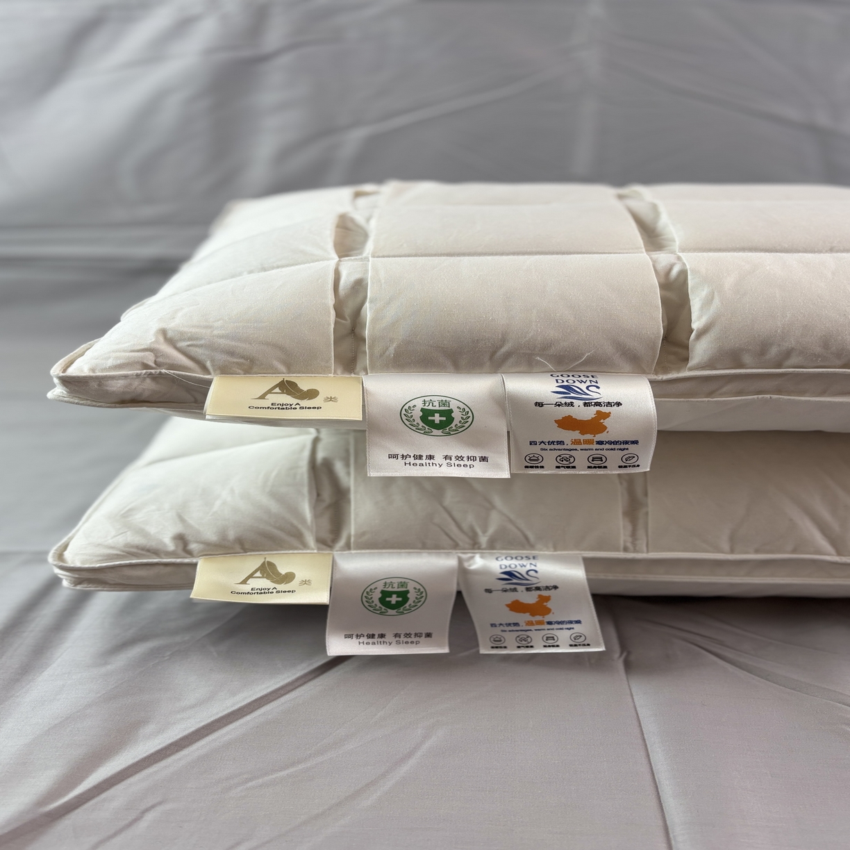 91家纺网 家纺一手货源 找家纺 （总）安力森/诚臻酒店用品 2026新款小满家族白鹅绒羽绒枕头护颈产品研发科技枕头枕芯