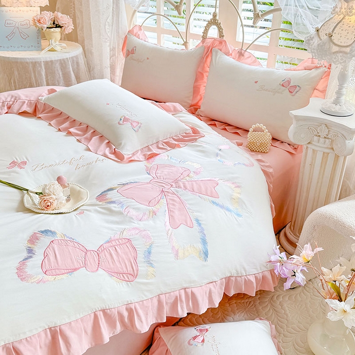 91家纺网 家纺一手货源 找家纺 绒棉世家 2026新款水洗棉贴布绣专版四件套 邂逅蝴蝶结粉