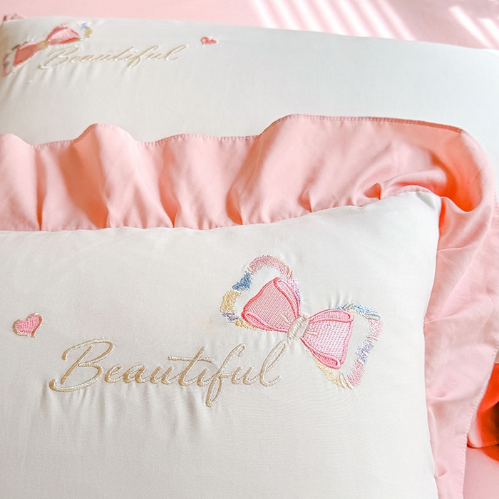 91家纺网 家纺一手货源 找家纺 绒棉世家 2026新款水洗棉贴布绣专版四件套 邂逅蝴蝶结粉