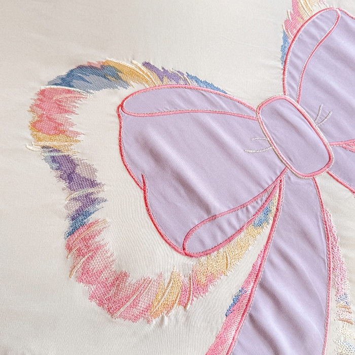 91家纺网 家纺一手货源 找家纺 绒棉世家 2026新款水洗棉贴布绣专版四件套 邂逅蝴蝶结紫