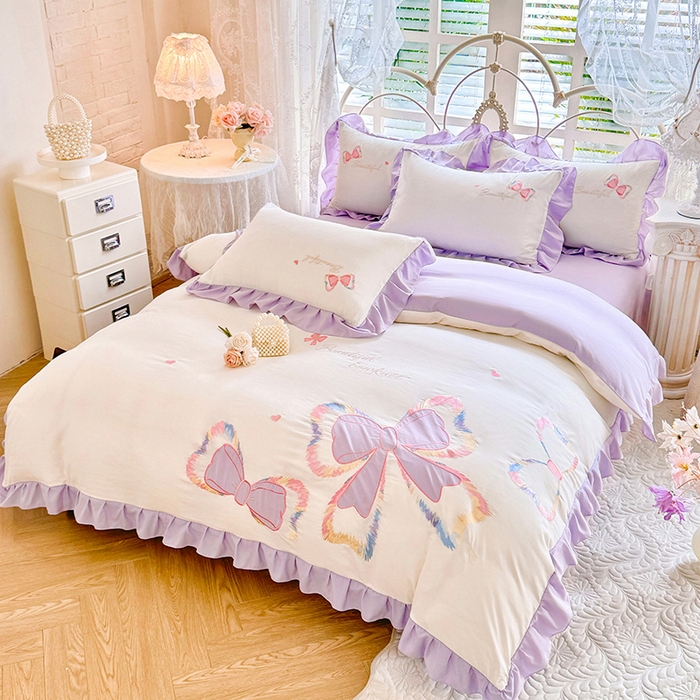 91家纺网 家纺一手货源 找家纺 绒棉世家 2026新款水洗棉贴布绣专版四件套 邂逅蝴蝶结紫