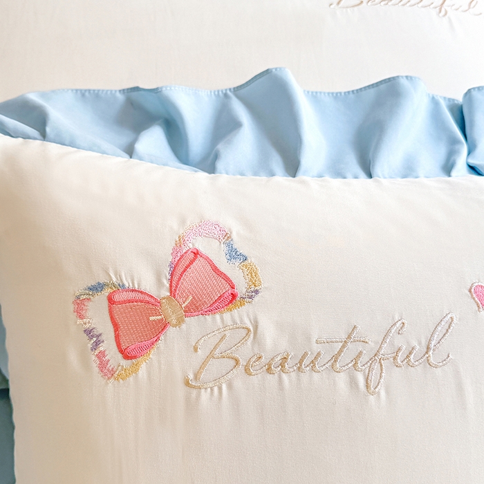 91家纺网 家纺一手货源 找家纺 绒棉世家 2026新款水洗棉贴布绣专版四件套 邂逅蝴蝶结蓝