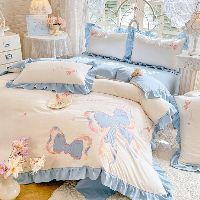 91家纺网 家纺一手货源 找家纺 绒棉世家 2026新款水洗棉贴布绣专版四件套 邂逅蝴蝶结蓝