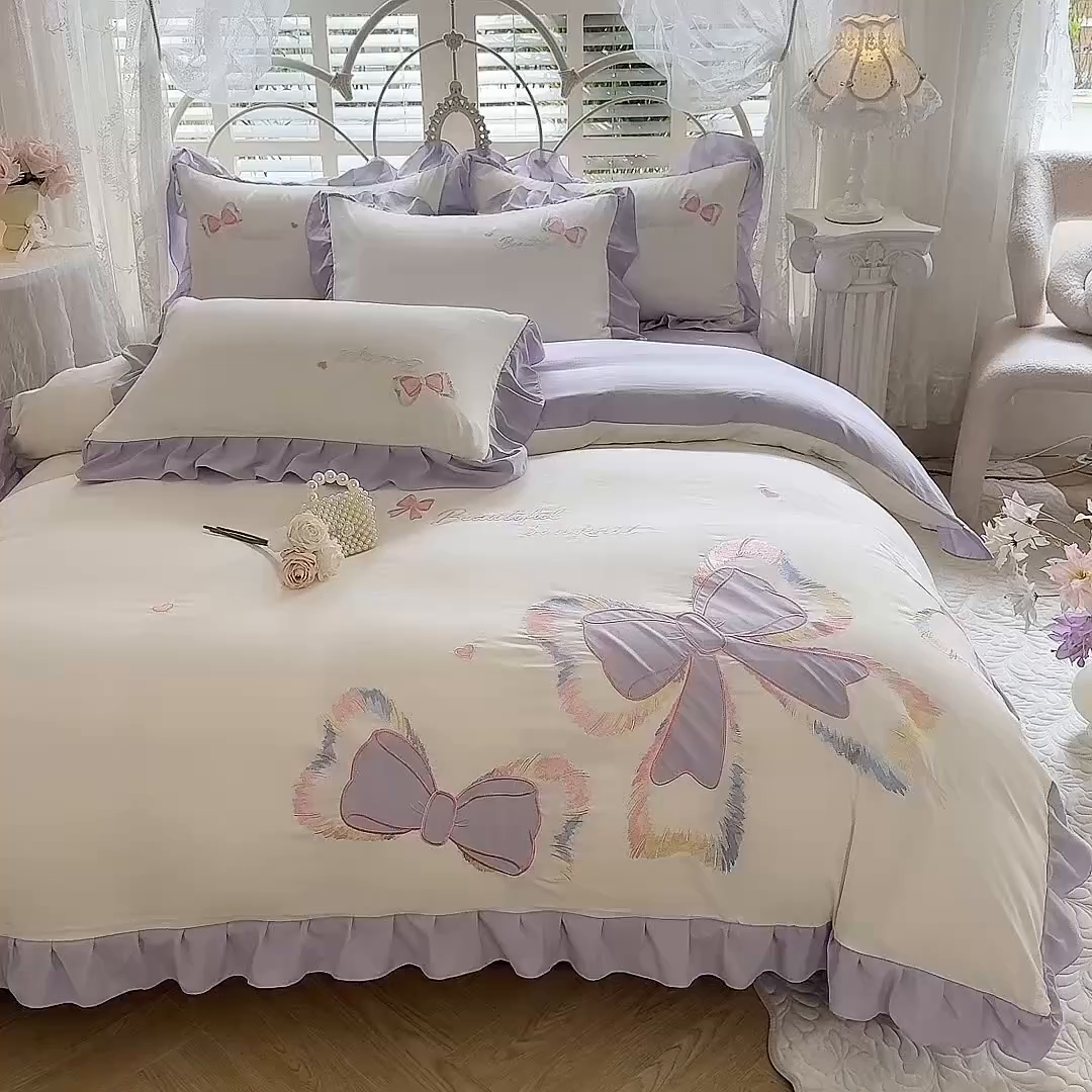 91家纺网 家纺一手货源 找家纺 绒棉世家 2026新款水洗棉贴布绣专版四件套 邂逅蝴蝶结紫