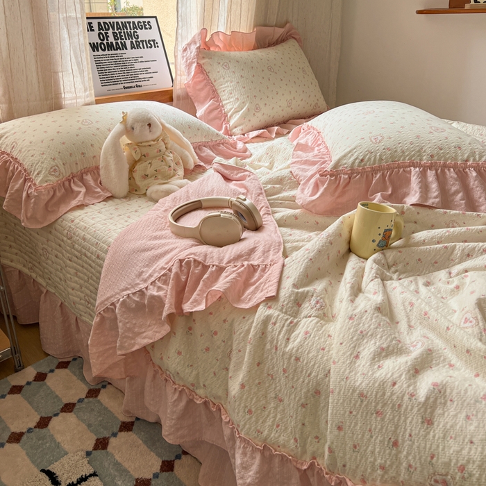 91家纺网 家纺一手货源 找家纺 禾沐 2026新款床盖款花边夏被四件套 春日甜桃心粉