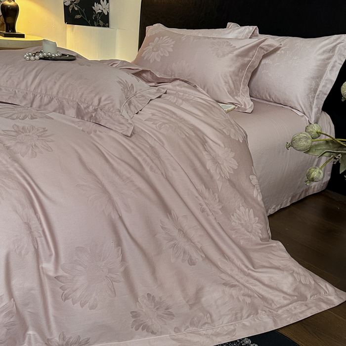 91家纺网 家纺一手货源 找家纺 睡棉坊 2026新款双股长绒棉四件套埋绳款全棉提花四件套 浮光浅梦-浅粉