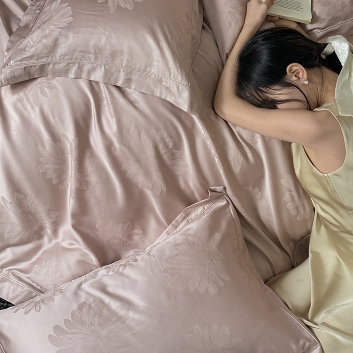 91家纺网 家纺一手货源 找家纺 睡棉坊 2026新款双股长绒棉四件套埋绳款全棉提花四件套 浮光浅梦-浅粉