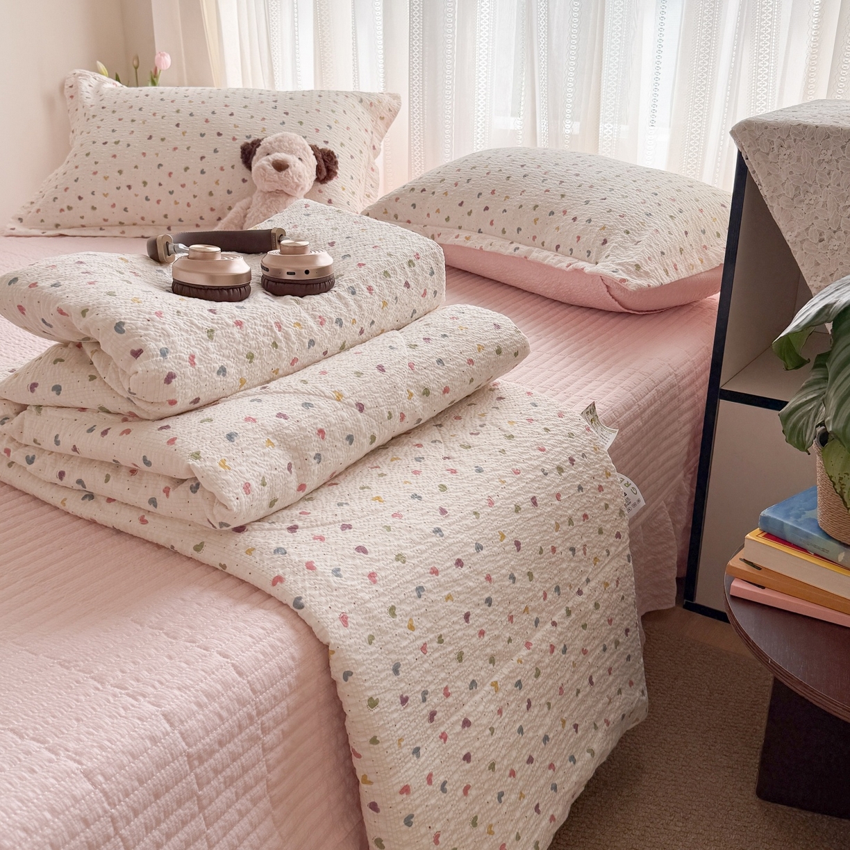 91家纺网 家纺一手货源 找家纺 禾沐 2026新款云感泡芙棉泡芙纱床盖夏被四件套 爱心点点