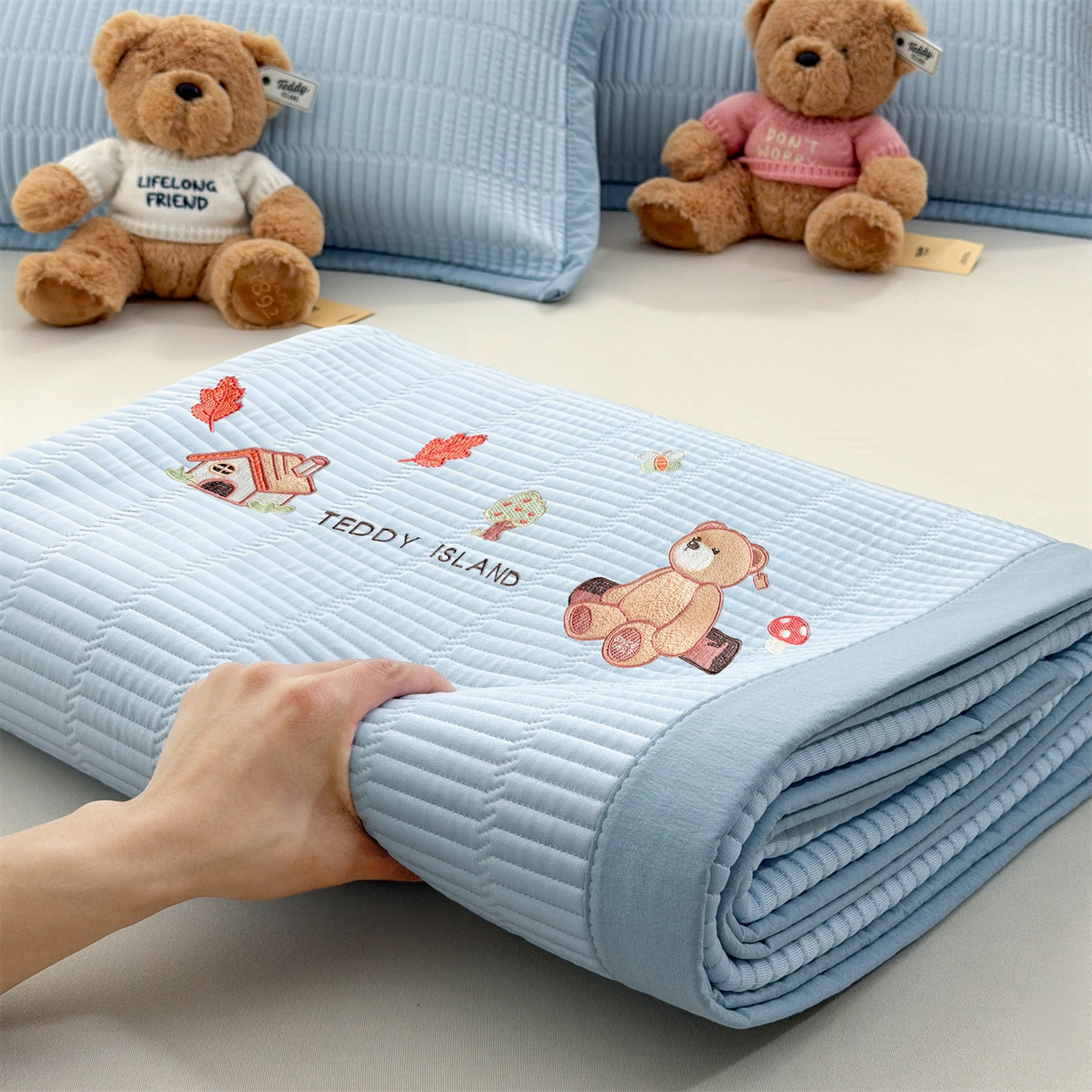 91家纺网 家纺一手货源 找家纺 （总）慕木家纺 2026新款A类高端刺绣pe乙纶冰豆豆席爱兰系列正版授权（提供买家秀）