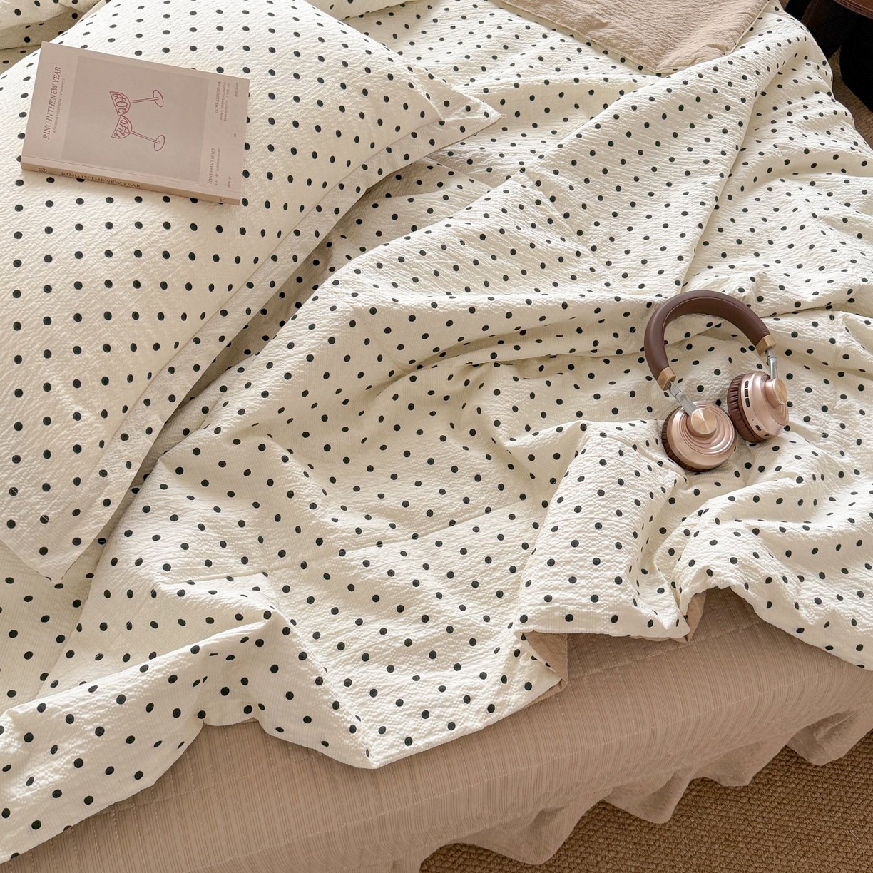 91家纺网 家纺一手货源 找家纺 禾沐 2026新款云感泡芙棉泡芙纱床盖夏被四件套 波点