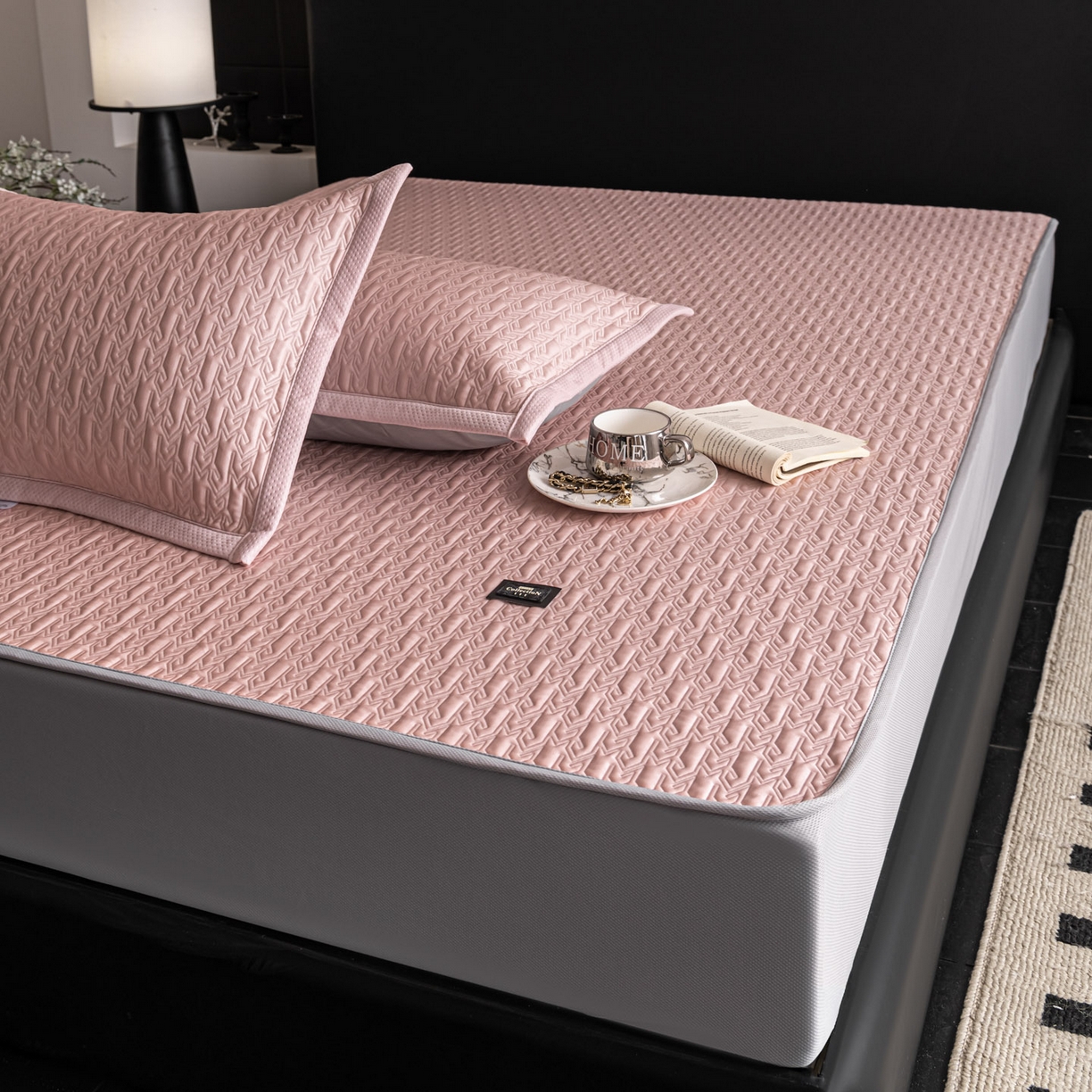 91家纺网 家纺一手货源 找家纺 慕木家纺 2026新款A类复合三明治PE乙纶提花冰豆豆凉席床笠海之恋系列（提供买家秀） 海之恋-粉床笠款