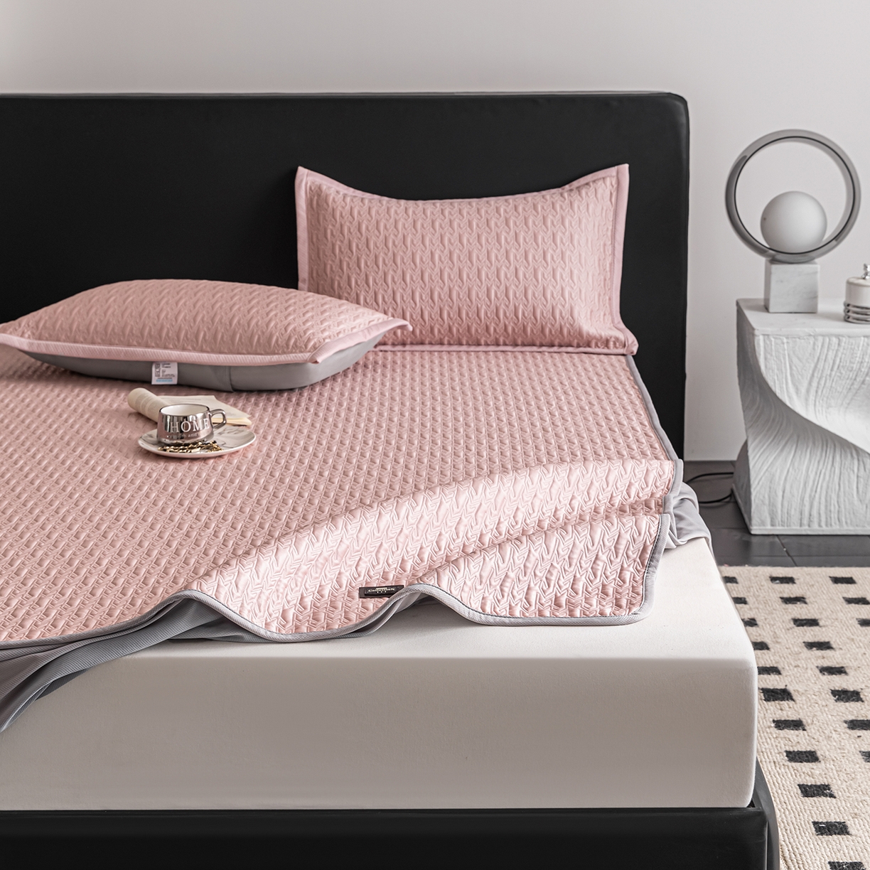 91家纺网 家纺一手货源 找家纺 慕木家纺 2026新款A类复合三明治PE乙纶提花冰豆豆凉席床笠海之恋系列（提供买家秀） 海之恋-粉床笠款