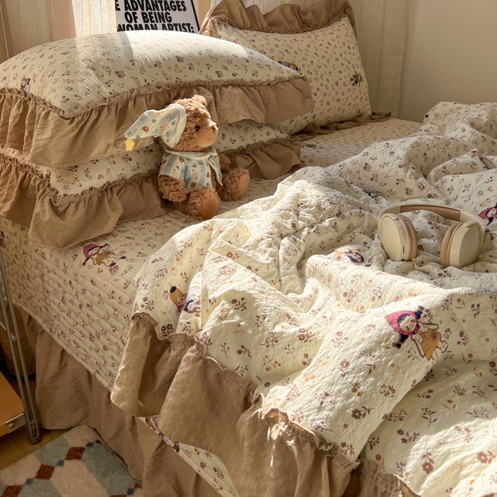 91家纺网 家纺一手货源 找家纺 禾沐 2026新款床盖款花边夏被四件套 花间娃娃