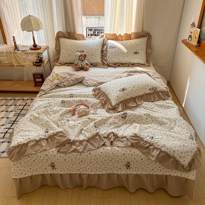 91家纺网 家纺一手货源 找家纺 禾沐 2026新款床盖款花边夏被四件套 花间娃娃