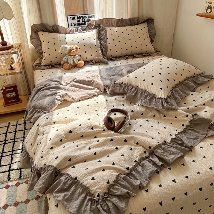 禾沐 2026新款床盖款花边夏被四件套 咖爱心