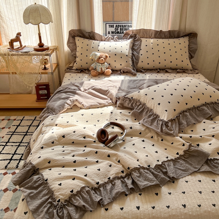 91家纺网 家纺一手货源 找家纺 禾沐 2026新款床盖款花边夏被四件套 咖爱心
